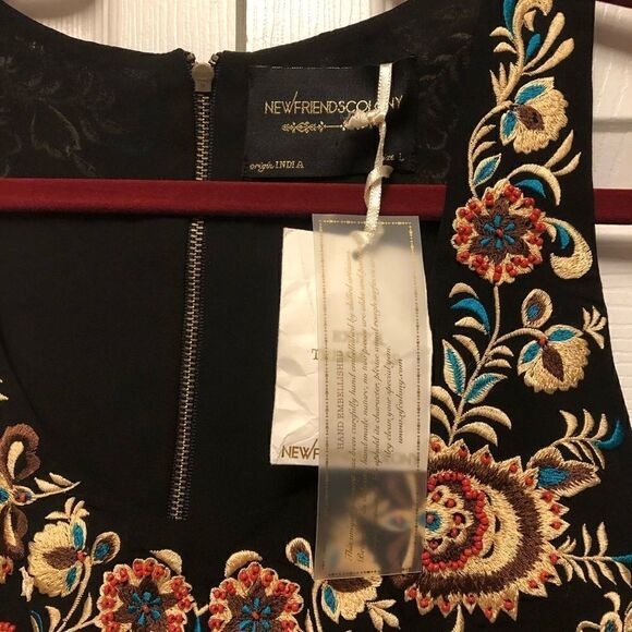 New Friends Colony Embroidered Fringe Crop Top - Picture 5 of 8